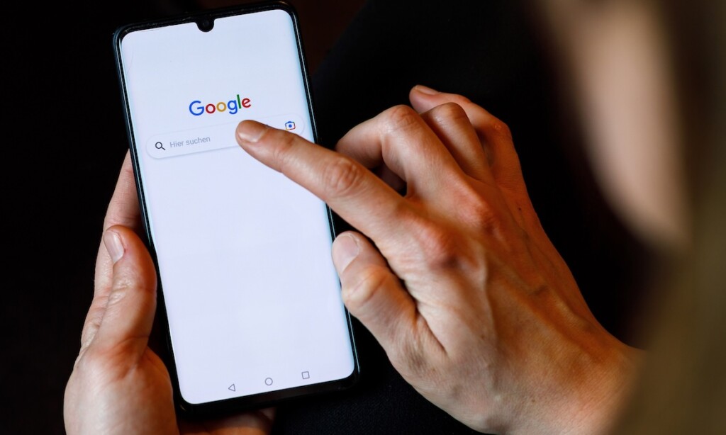Google-Suche: Mit wenigen Klicks können Nutzer jetzt ihre bevorzugten Nachrichtenquellen festlegen. Zum Beispiel Pfefferminzia. :-)