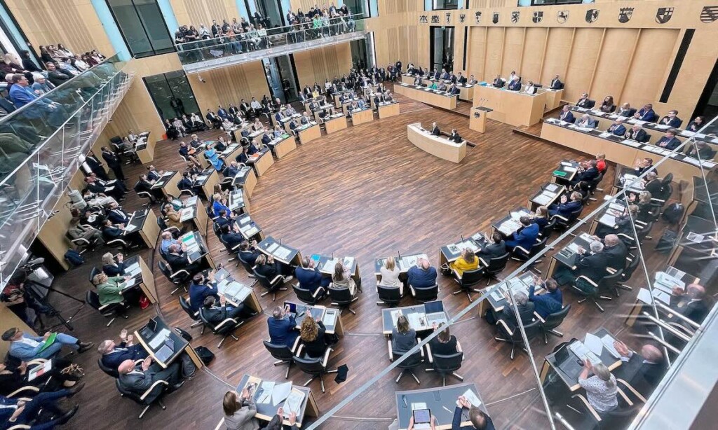 Blick ins Plenum des Deutschen Bundesrats heute in Berlin: In seiner 1.065. Sitzung hat der Bundesrat heute unter anderem das Altersvorsorgereformgesetz durchgewunken.