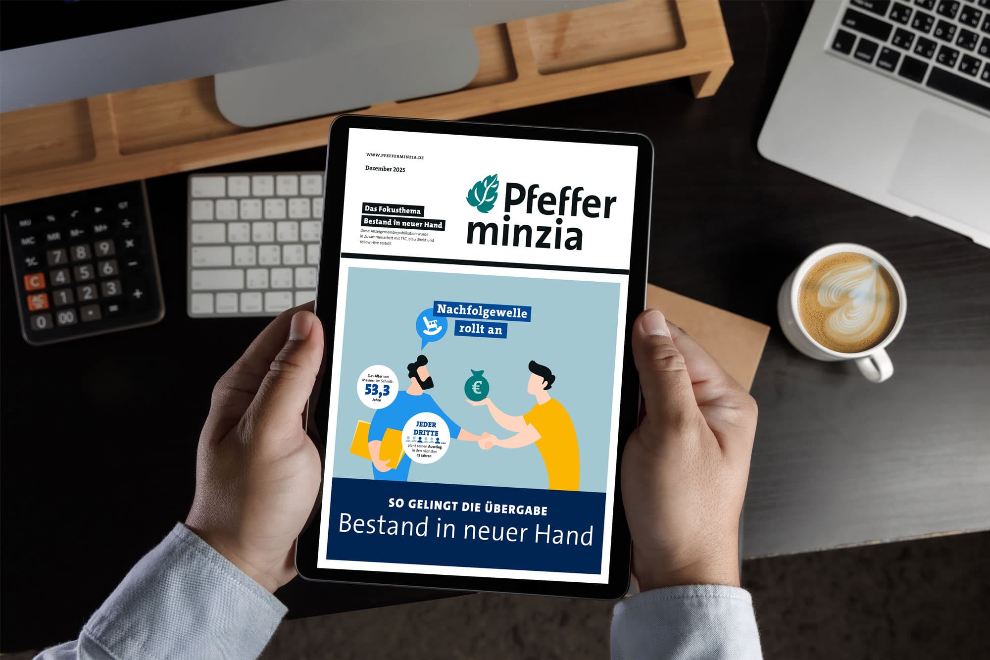 Digitale Finanzberatung auf Tablet mit Pfefferminzia.de, Finanz- und Versicherungsservice.