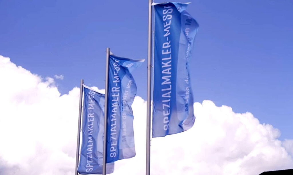 Flaggen der Spezialmaklermesse in Linstow