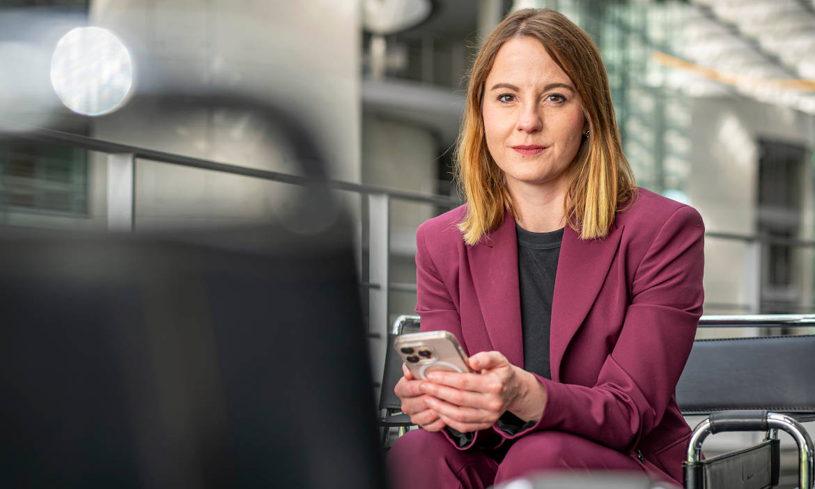 Annika Klose ist arbeits- und sozialpolitische Sprecherin der SPD-Bundestagsfraktion. Sie ist Obfrau Ausschuss Arbeit und Soziales und sitzt als Vize-Vorsitzende in der von der Bundesregierung eingesetzten Rentenkommission