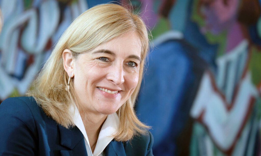 Gesundheitsministerin Nina Warken (CDU) will die Beitragsbemessungsgrenze auch für die soziale Pflegeversicherung anheben