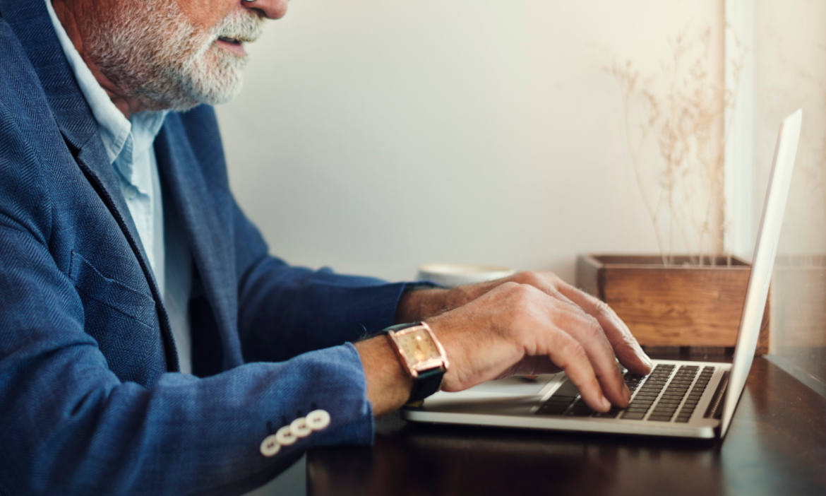 Privat genutzter Laptop: Die Zahl der Cyberangriffe auch auf Privatleute nimmt zu