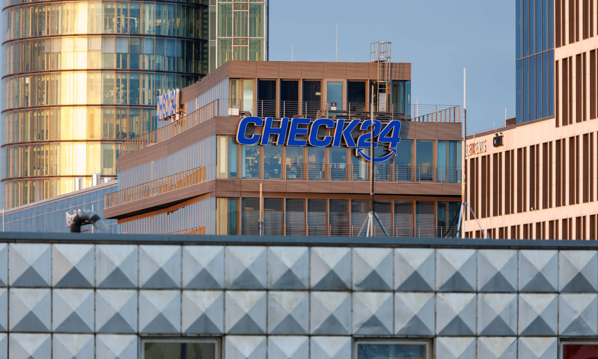 Check24-Logo am Firmensitz in München: Geschäftszweig aufgegeben