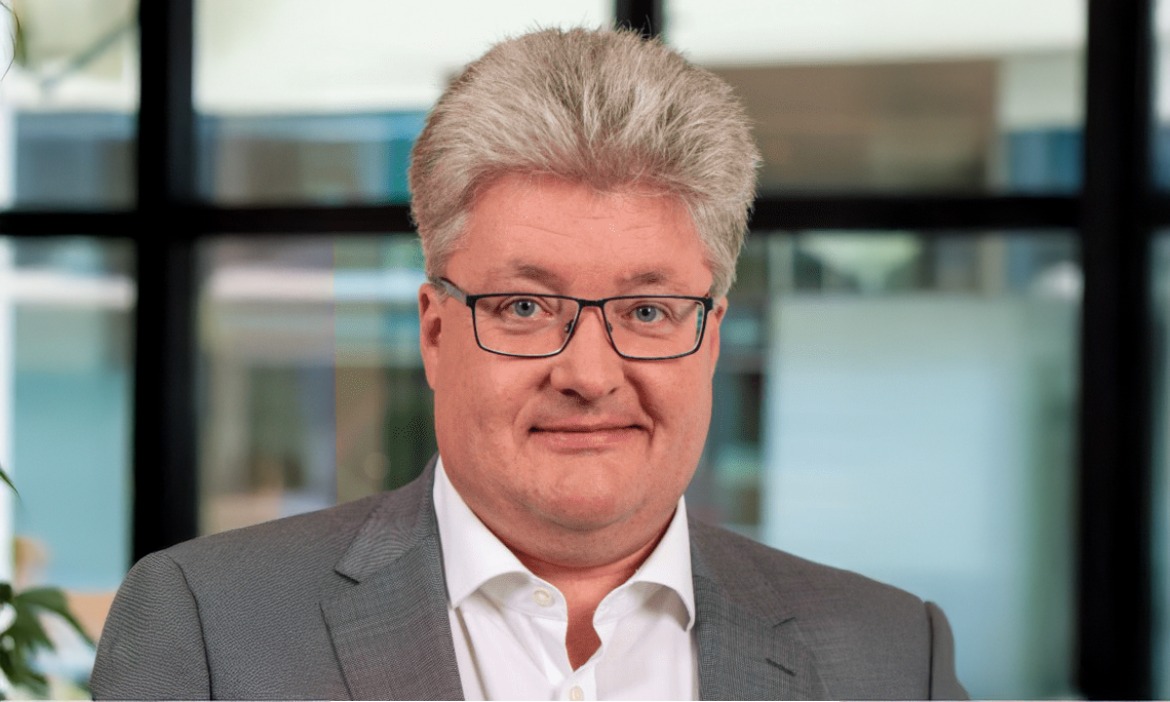 Robert Bahnsen ist Aktuar (DAV) und CERA und befasst sich seit über 20 Jahren mit Versicherungsmathematik und Altersvorsorge.