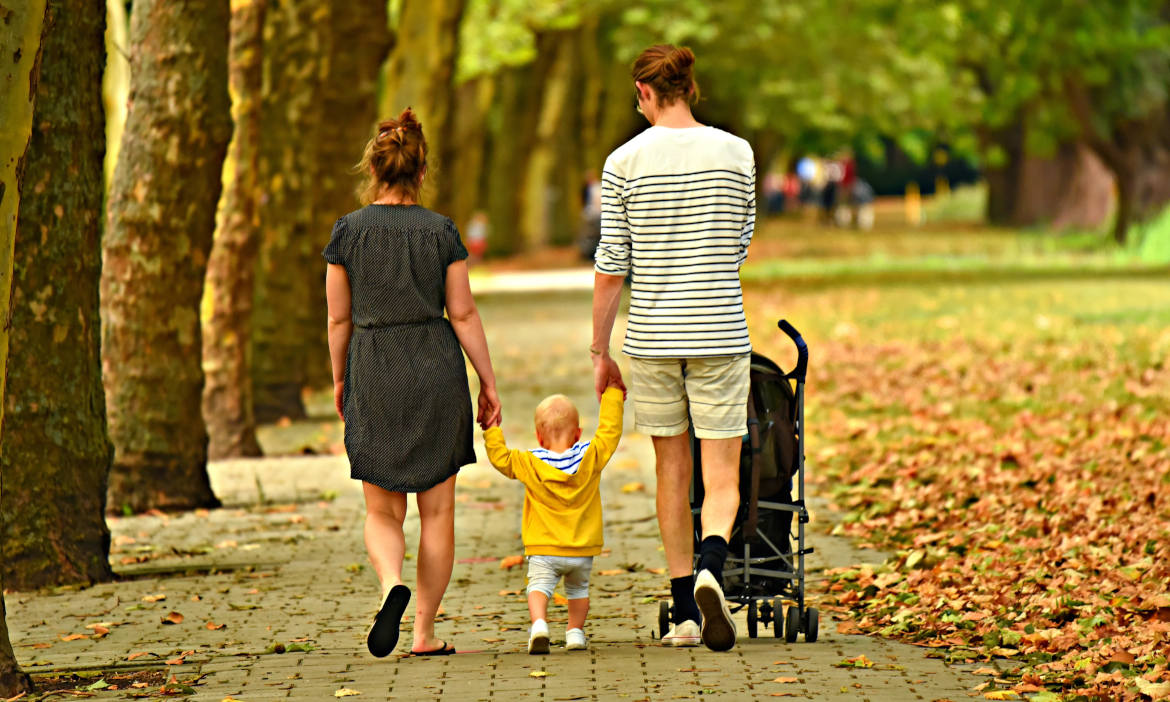 Familie unterwegs: Ein Großteil der Eltern in Deutschland mag das Konzept der Frühstartrente